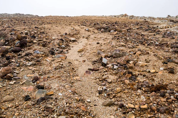 Piedras en un paisaje desierto —  Fotos de Stock