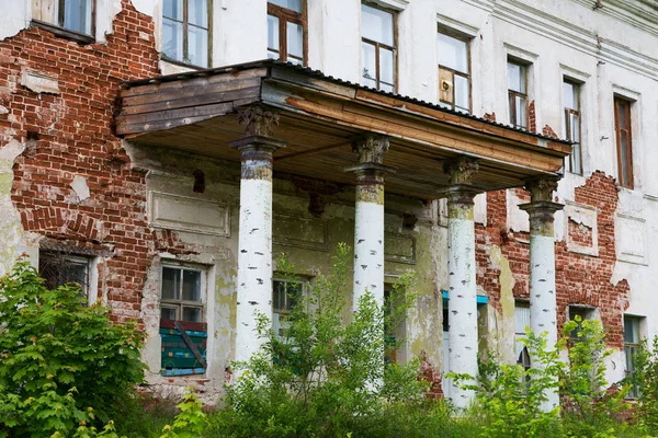 Porch with columns of the old destroyed house