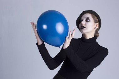 Genç kadın MIME