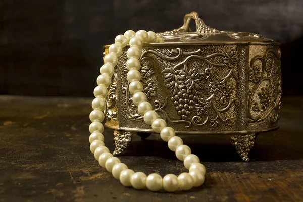 Vintage jewelry box — Stock Photo, Image