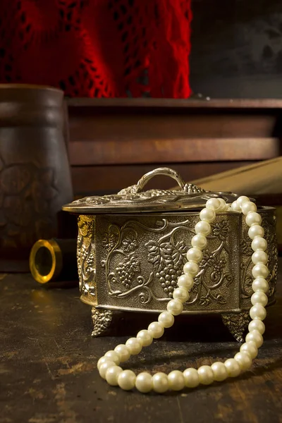 Vintage jewelry box — Stock Photo, Image