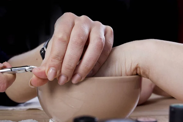 Manicure procedure in beauty salon — Stock Photo, Image