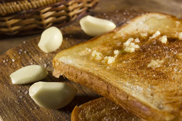 Geroosterde knoflook brood — Stockfoto