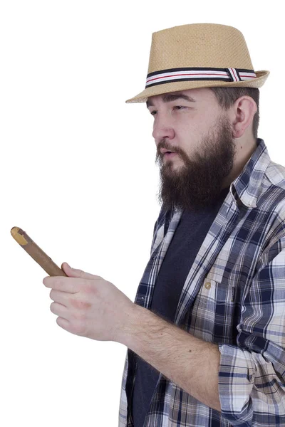 Jeune homme avec une barbe et un cigare — Photo