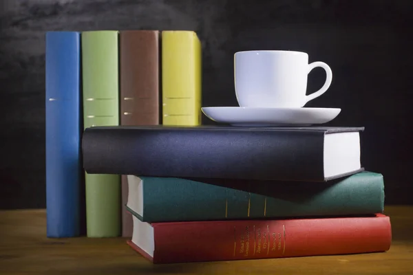 Books in multicolored covers — Stock Photo, Image