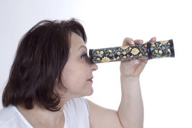 Yetişkin kadın bir kaleydoskop arıyorum