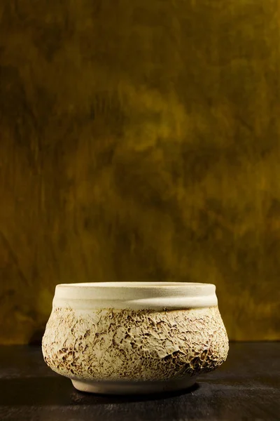 Belo prato de cerâmica — Fotografia de Stock