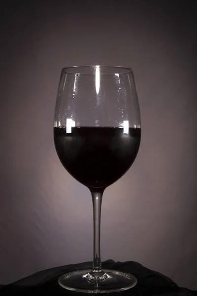 Vaso con vino tinto — Foto de Stock
