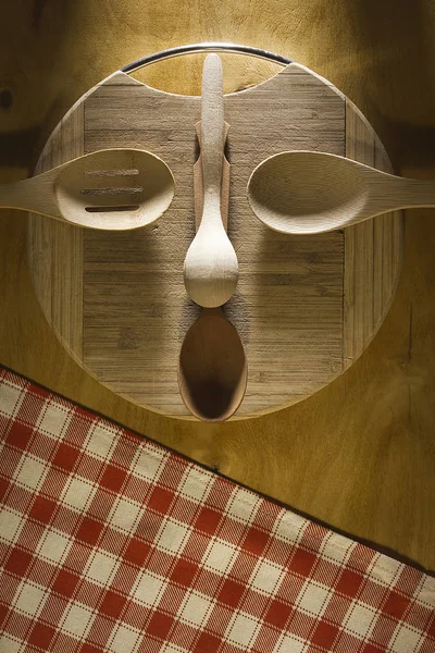 Blick von oben auf hölzerne Küchenutensilien — Stockfoto