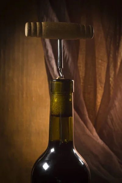O pescoço de uma garrafa de vinho — Fotografia de Stock