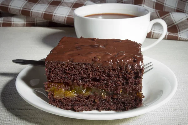 Un trozo de pastel de chocolate —  Fotos de Stock