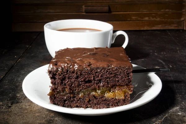 Un trozo de pastel de chocolate —  Fotos de Stock