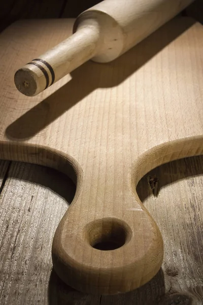 Cutting board and rolling pin — Stock Photo, Image