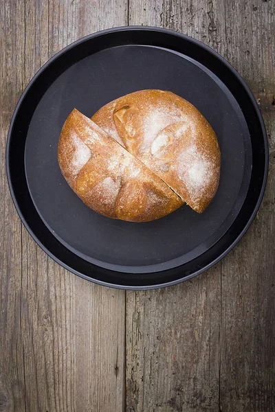 Pan cortado por la mitad —  Fotos de Stock