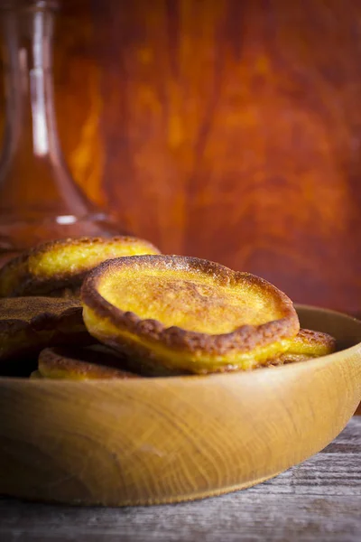 Marroni di pasticcio in un piatto di legno — Foto Stock