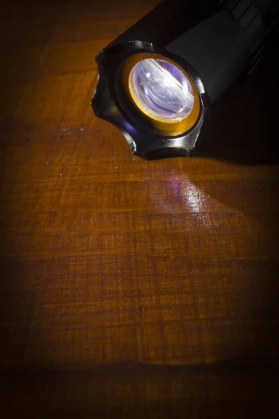 블랙 메탈릭 손전등 또는 토치 — 스톡 사진
