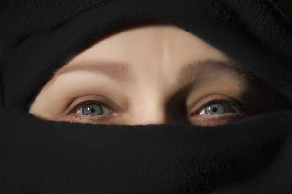 Γυναίκα με το hijab — Φωτογραφία Αρχείου
