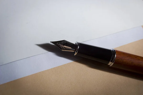 Fountain Pen Envelope Desktop — Stock Photo, Image