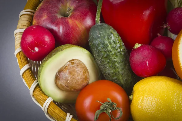 Ensemble Légumes Fruits Dans Panier Osier — Photo