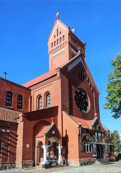 Chiesa cattolica di San Simone e Santa Elena a Minsk. Entrata principale — Foto Stock