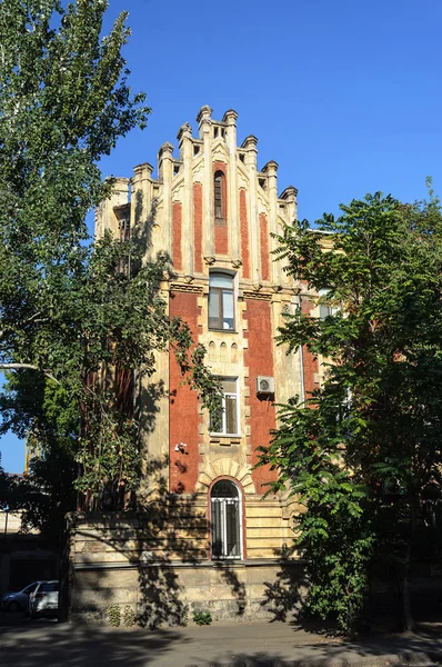 Старое здание на Приморской улице в Одессе — стоковое фото