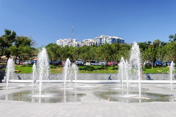 Fonteinen in de buurt van het Dolfinarium in Odessa — Stockfoto