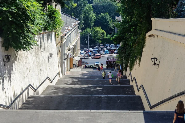 Afdaling trap naar het Tamozhennaya-plein in Odessa — Stockfoto