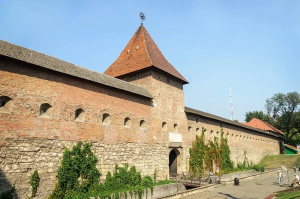 Bramy Gliniańskiej, Kościoła oraz klasztoru Bernardynów we Lwowie — Zdjęcie stockowe