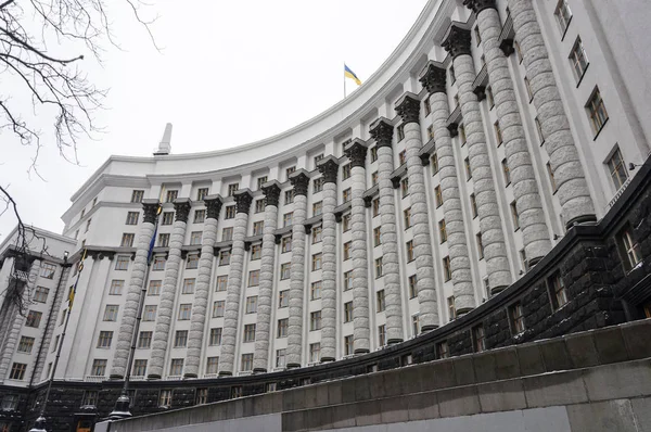 Construcción del Gobierno ucraniano en Kiev — Foto de Stock