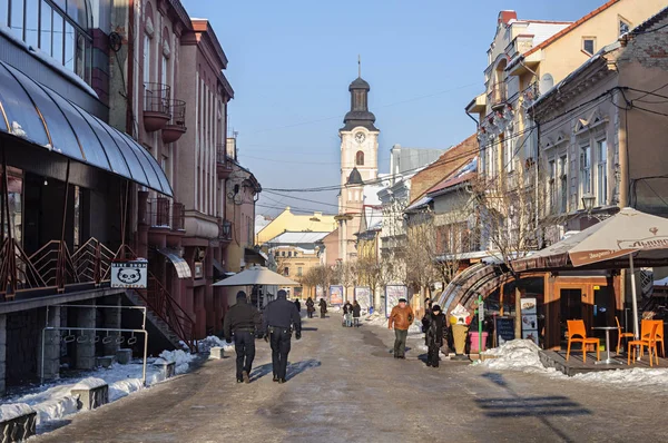 Alte Straße im Zentrum von Uzhgorod, Winterzeit — Stockfoto