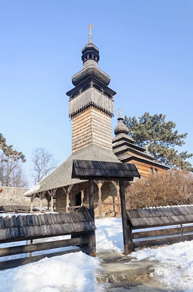 Древнеукраинская деревянная церковь — стоковое фото
