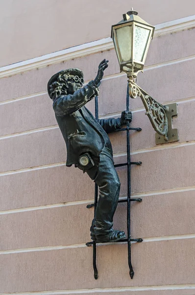ウージュホロドでランプ ライター彫刻 — ストック写真