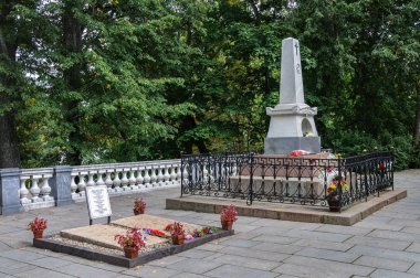 Büyük Rus şair A. S. Puşkin aile mezarlığı