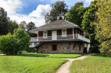 Petrovskoye, Pskov Region, Rusya Federasyonu - 10 Eylül 2015: Taş malikane Abram Petrovich Hannibal Petrovskoye köyü. Devlet Müzesi-rezerv A. S. Puşkin.