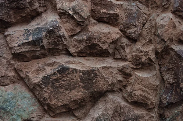 Muur van grote ruwe stenen — Stockfoto