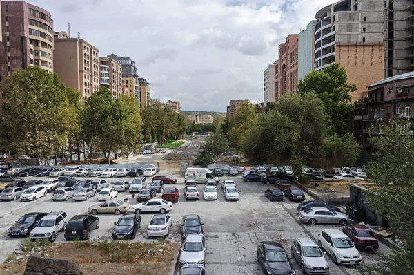 Парковка в Ереване — стоковое фото