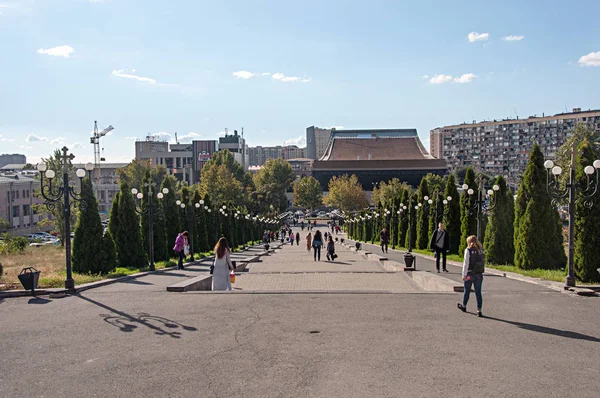 Trap van St Gregory Lusavurich kathedraal in Yerevan — Stockfoto