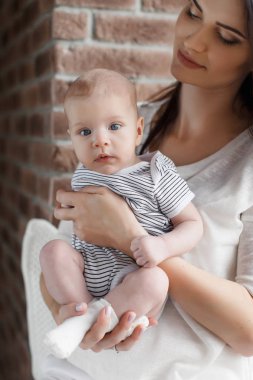 mutlu anne ve bebek portre