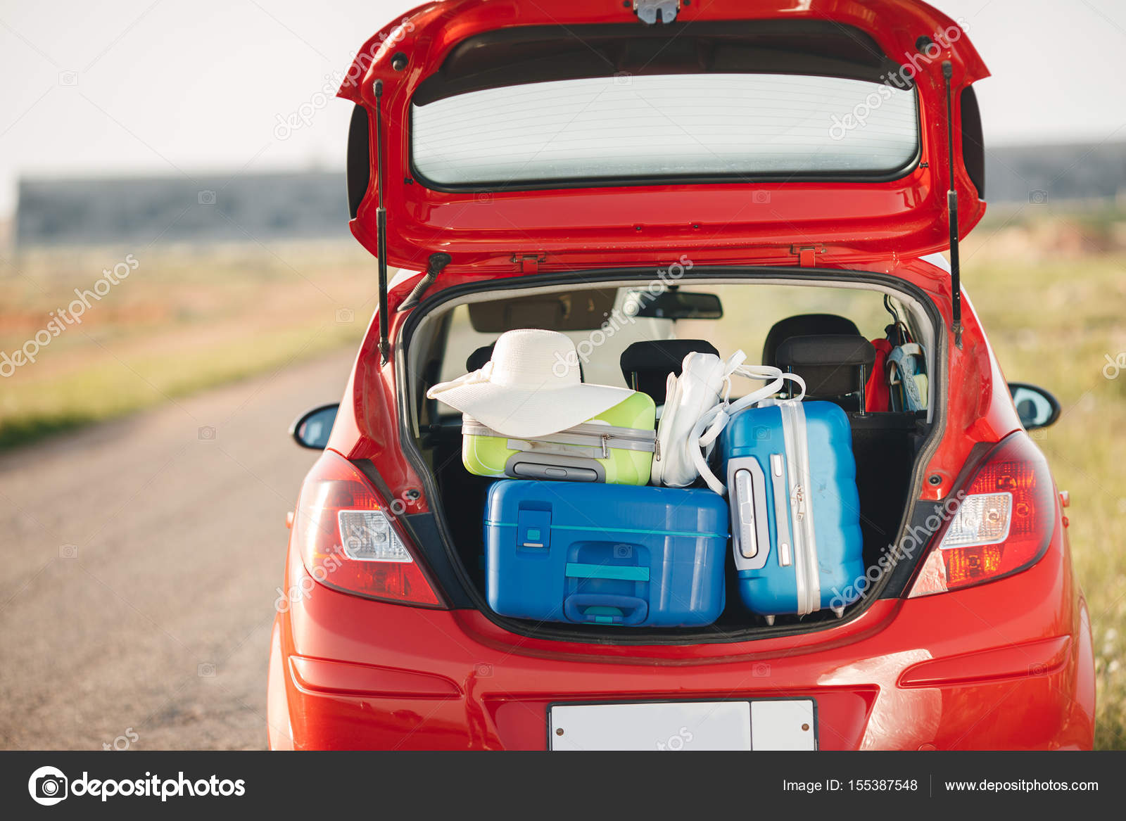 Koffer Im Auto, Wagen, Koffer, Gepäck Hintergrund, Foto und Bild