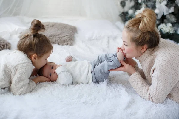 Happy Woman Cheerful Mother Little Children Girl Newborn Boy Sitting — Stock Photo, Image