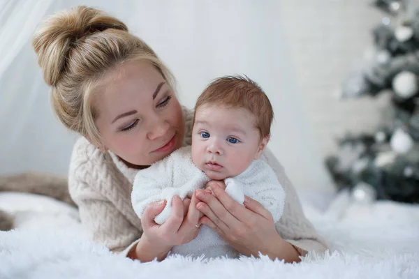 Happy Young Mother Her Son Playing Home Christmas Holidays Newborn — Stock Photo, Image