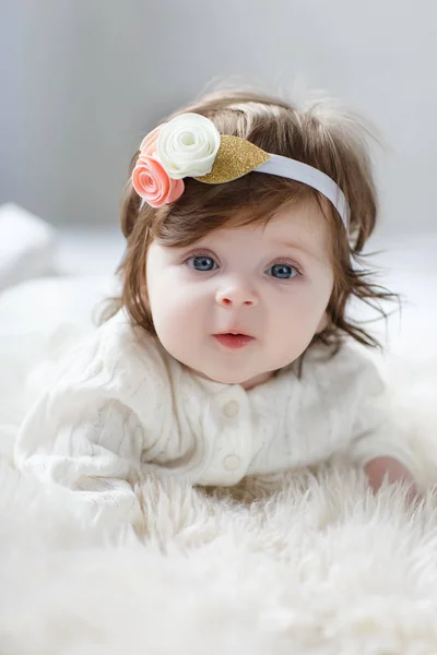 Detail Šest Sedm Měsíců Starou Holčičku Modrýma Očima Novorozené Dítě — Stock fotografie