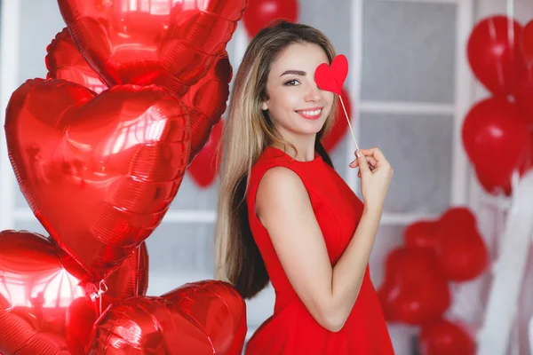 Kobieta Uroda Valentine Day Czerwonych Balonów Moda Dziewczyna Model Twarz — Zdjęcie stockowe