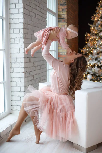 Cute Little Girl Her Beautiful Mother Dressed Pink Dresses Spend — Stock Photo, Image