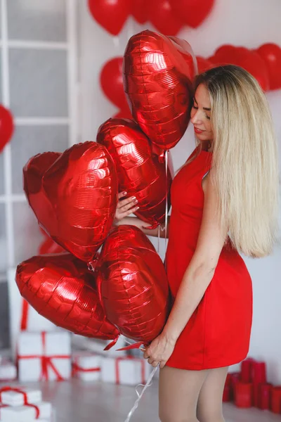 Portrait Elegant Woman Gray Room Background Red Balloons Attractive Woman — Stock Photo, Image