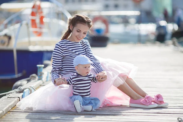 Mom Son Sitting Old Pier Enjoying Sea Happy Mother Baby — ストック写真
