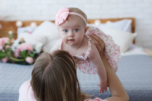 Mother Child White Bed Mom Baby Girl Sundress Playing Sunny — Stock Photo, Image