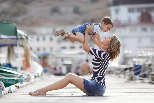 Mother Little Son Spend Time Outdoors Summer Together Sitting Pier — Stock Photo, Image