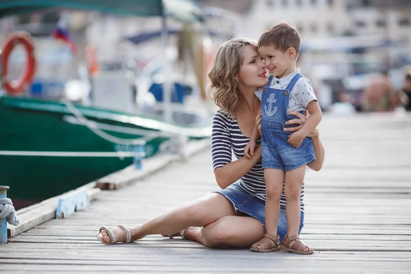 Mother Little Son Spend Time Outdoors Summer Together Sitting Pier — Stock Photo, Image