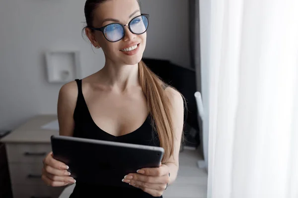 Covid Pandemic Coronavirus Mask Woman Home Working Isolation Laptop Computer — Stock Photo, Image